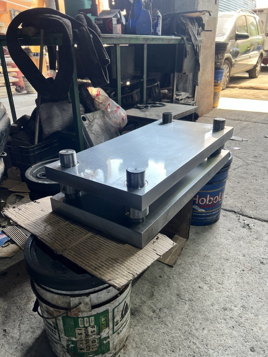 Portatroquel con postes guía fabricado por Porta Moldes y Troqueles Mecalco